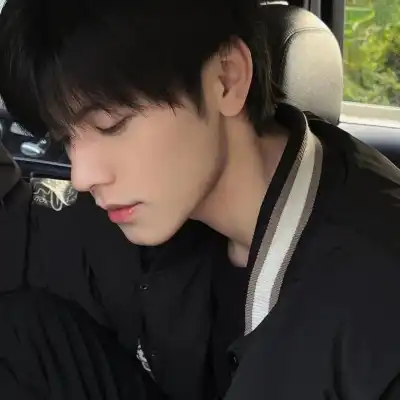 邱湛蓝